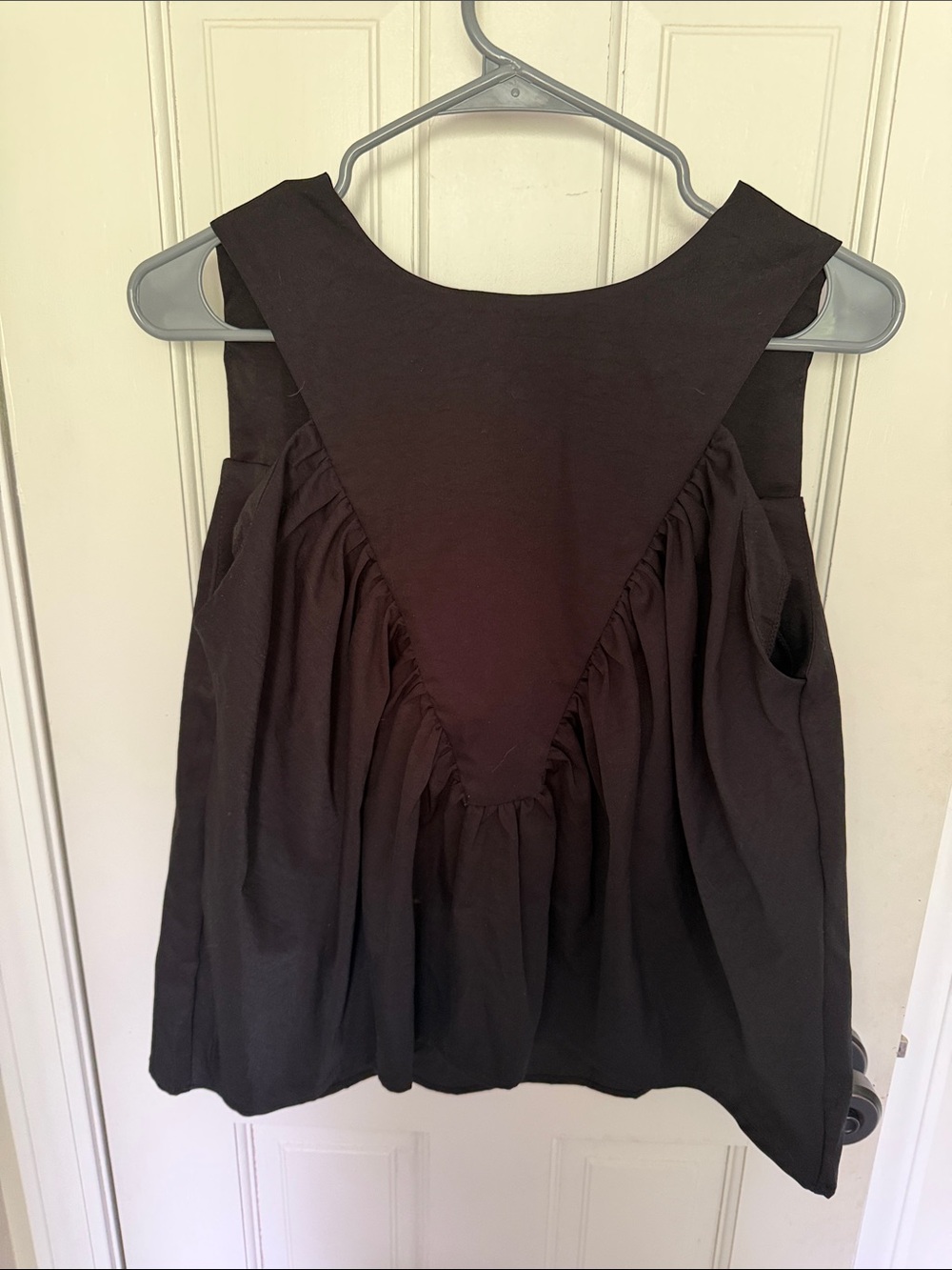 Women’s Black Gathered V-Back Sleeveless Tank Top